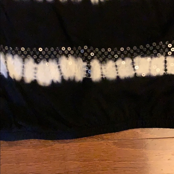 🔥INC Black &WhiteShort Sleeve Top Size Small EUC - Picture 4 of 4